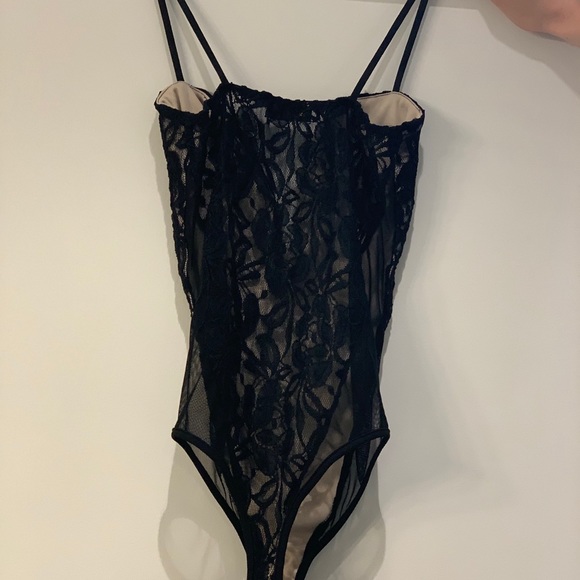 Lace Bodysuit - Picture 3 of 4